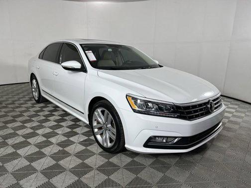 2017 Volkswagen Passat 1.8T SE w/Technology