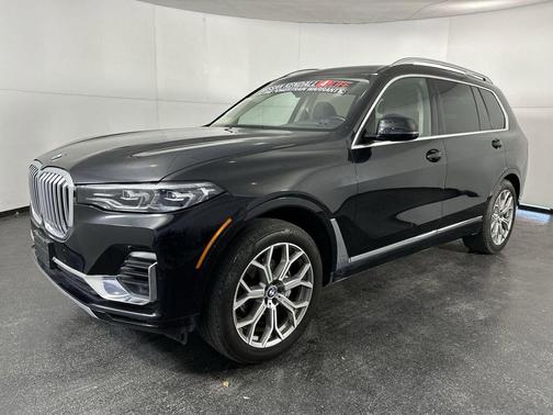 Black Sapphire Metallic 2022 BMW X7 xDrive40i