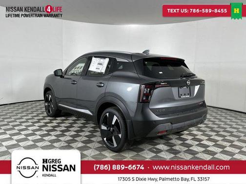 2025 Nissan Kicks SR