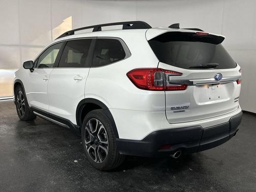 Crystal White Pearl 2023 Subaru Ascent Limited 7-Passenger