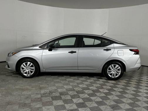 2022 Nissan Versa 1.6 S