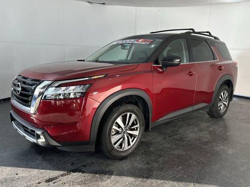 2022 Nissan Pathfinder SL 2WD