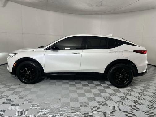 White Frost Tricoat 2024 Buick Envista Sport Touring FWD