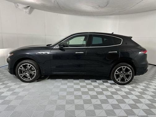 Grigio Maratea Metallic 2023 Maserati Levante Modena