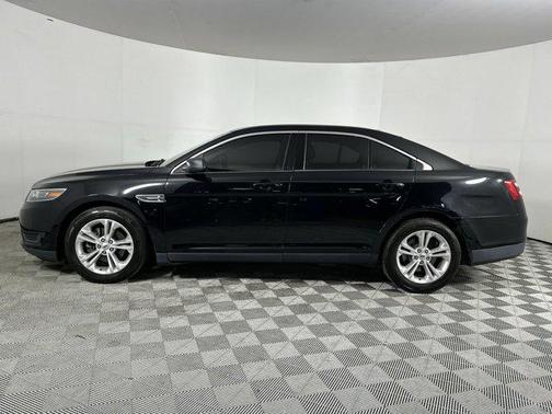 2018 Ford Taurus SE