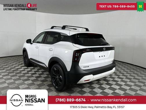 2025 Nissan Kicks SR