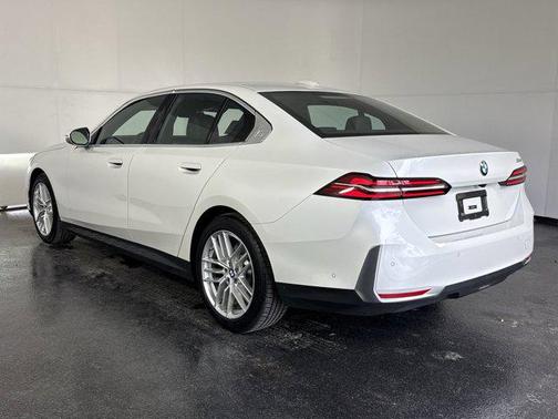 2024 BMW 530 i