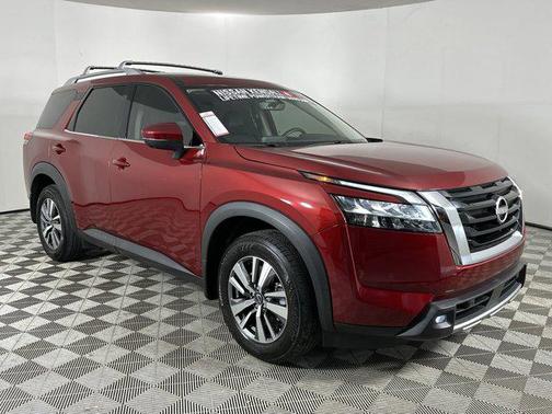 2023 Nissan Pathfinder SL FWD