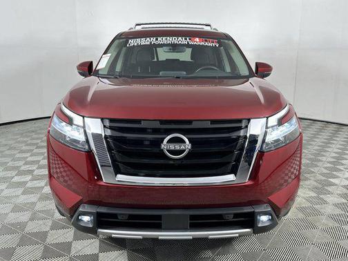 2023 Nissan Pathfinder SL FWD