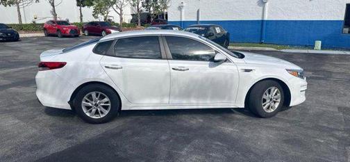 2017 Kia Optima LX