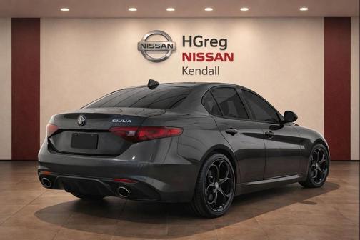 Vesuvio Gray Metallic 2023 Alfa Romeo Giulia Sprint RWD