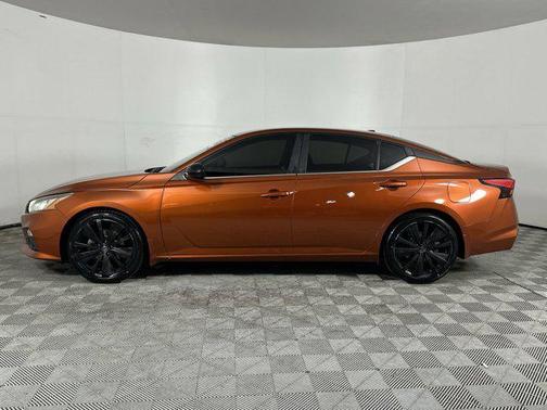 2020 Nissan Altima SR FWD