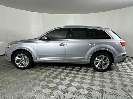 2021 Audi Q7 45 Premium Plus