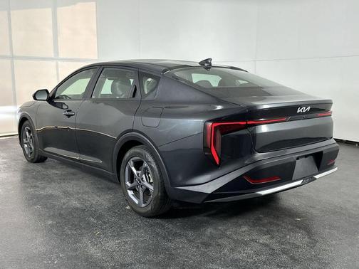 Interstellar Gray 2025 Kia K4 LXS