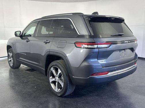 2022 Jeep Grand Cherokee 4xe Base