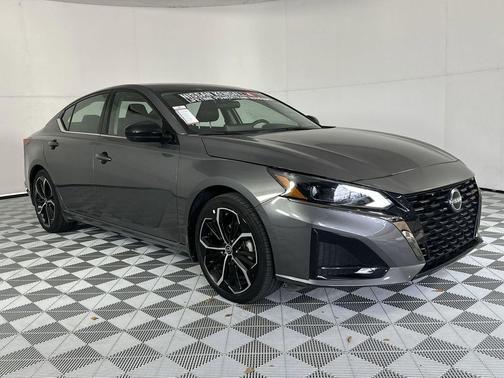 Gun Metallic 2024 Nissan Altima SR FWD