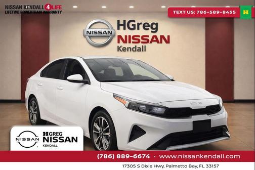 Snow White Pearl 2023 Kia Forte LXS