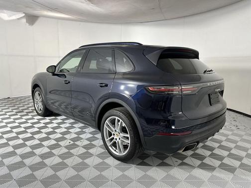 Moonlight Blue Metallic 2020 Porsche Cayenne Cayenne