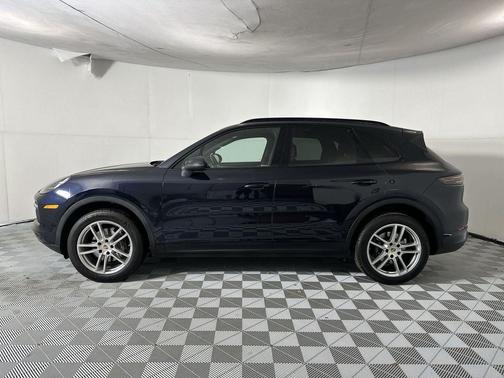 Moonlight Blue Metallic 2020 Porsche Cayenne Cayenne