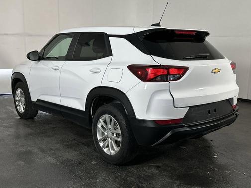 Summit White 2025 Chevrolet Trailblazer LS