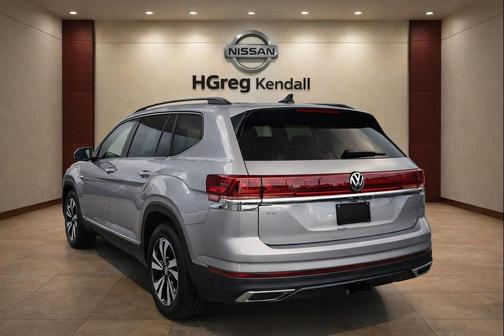Silver Mist Metallic 2025 Volkswagen Atlas 2.0T SE w/Technology 4MOTION