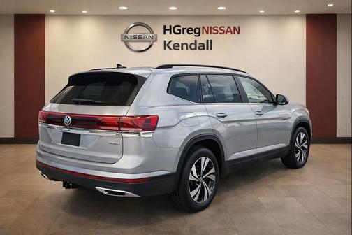 Silver Mist Metallic 2025 Volkswagen Atlas 2.0T SE w/Technology 4MOTION