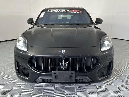 Nero Tempesta Metallic 2024 Maserati Grecale GT