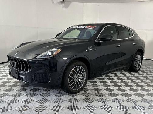Nero Tempesta Metallic 2024 Maserati Grecale GT