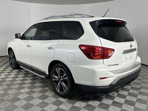2018 Nissan Pathfinder Platinum