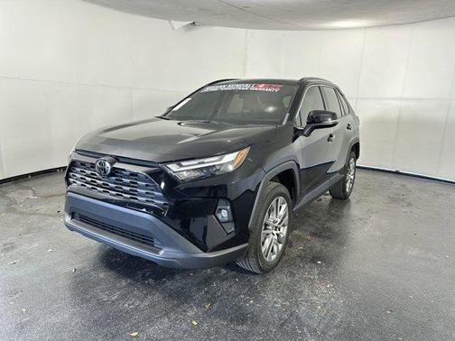 2022 Toyota RAV4 XLE Premium