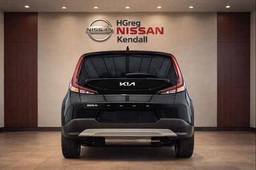 Fusion Black 2024 Kia Soul LX