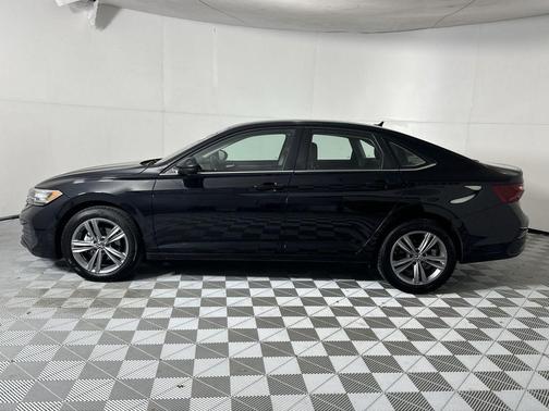 Deep Black Pearl 2024 Volkswagen Jetta 1.5T SE