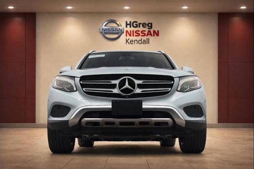 Diamond Silver Metallic 2018 Mercedes-Benz GLC 300 Base