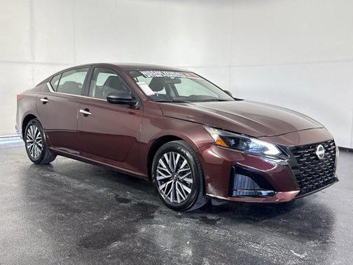 2025 Nissan Altima SV FWD