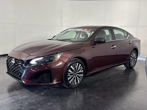 2025 Nissan Altima SV FWD