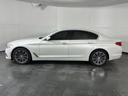 Mineral White Metallic 2018 BMW 540 540i