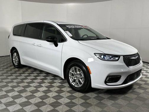 2025 Chrysler Pacifica L