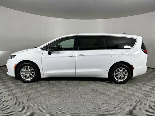2025 Chrysler Pacifica L