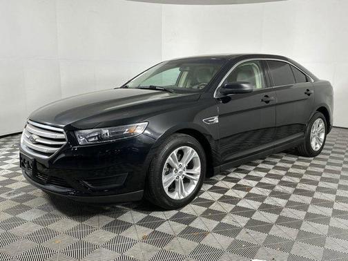 2017 Ford Taurus SE