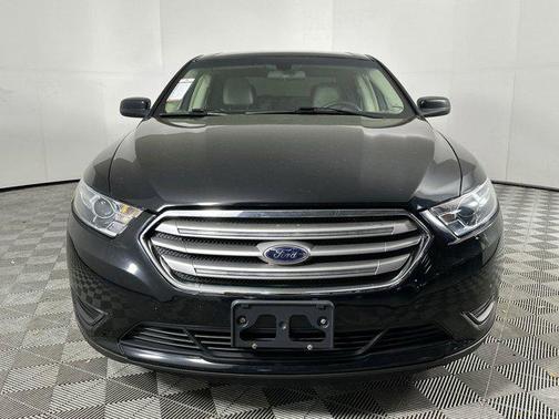 2017 Ford Taurus SE