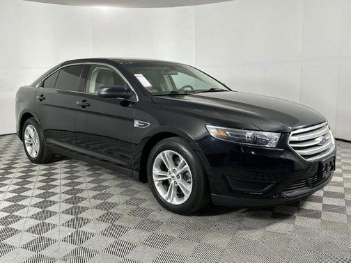 2017 Ford Taurus SE