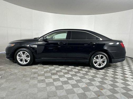 2017 Ford Taurus SE