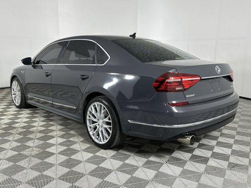 2017 Volkswagen Passat 1.8T R-Line w/Comfort