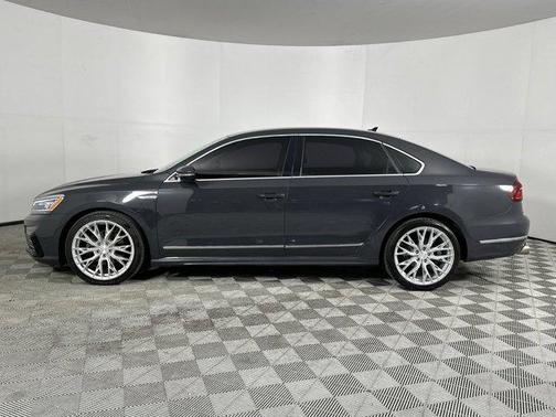 2017 Volkswagen Passat 1.8T R-Line w/Comfort
