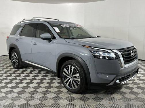 2022 Nissan Pathfinder Platinum 2WD