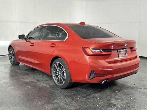 Melbourne Red Metallic 2020 BMW 330 330i