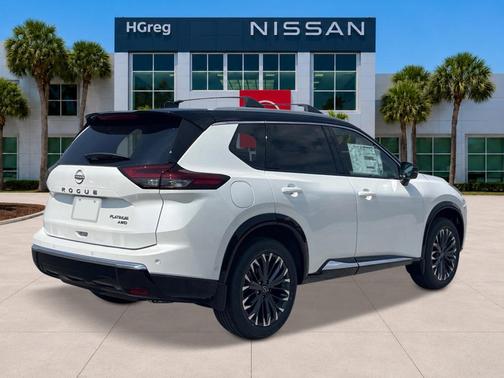 Everest White Pearl/Super Black 2026 Nissan Rogue Platinum