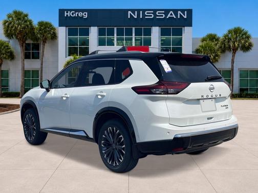 Everest White Pearl/Super Black 2026 Nissan Rogue Platinum