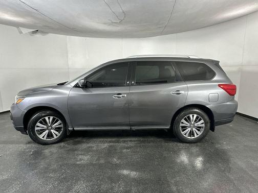 Gun Metallic 2020 Nissan Pathfinder S 4WD