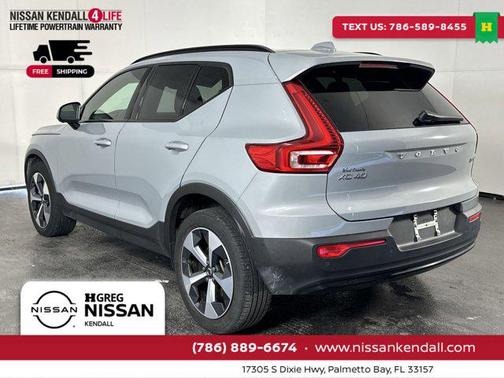 2024 Volvo XC40 B5 Plus Dark Theme